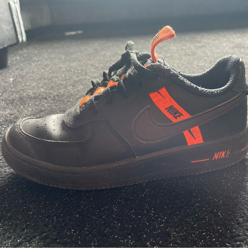 Boys Nike trainers - Picture 2 of 3